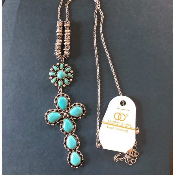 🦋🦋🦋 Faux Turquoise Cross Necklace 🦋🦋🦋 - Picture 5 of 12